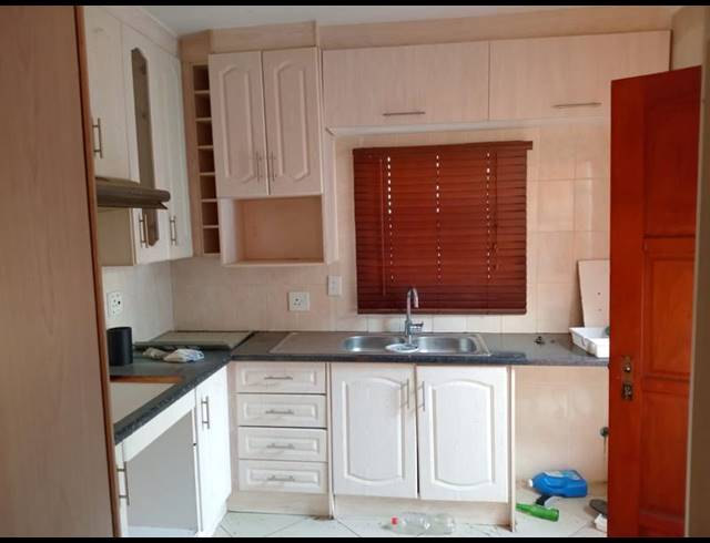 3 BEDROOM HOUSE FOR SALE IN COSMO CITY